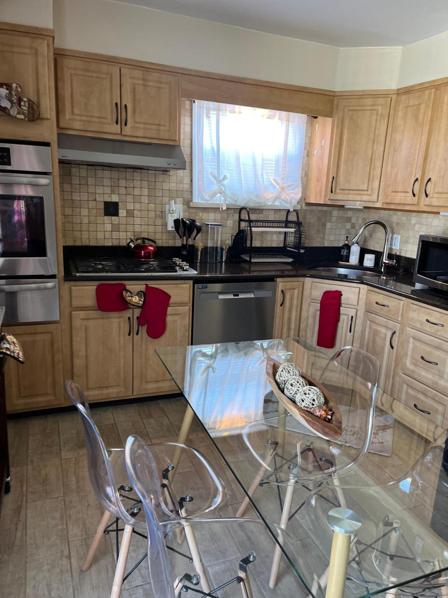 Stylish Cozy Quiet Family Retreat And Romantic Getaway Sleeps Up To 7 With Fast Wifi, Free Parking, Work Station, Alexa Enabled, Fenced In Backyard For Pets Grill Party Patio, Porch, Beach, Canal, Stadium,Boardwalk Restaurants, And Much More! Atlantic City Ngoại thất bức ảnh